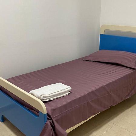 Anna'S Apartament Lushnje Екстер'єр фото
